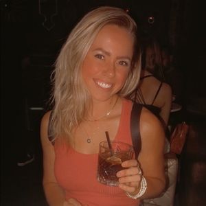 Meet your Posher, Nicole